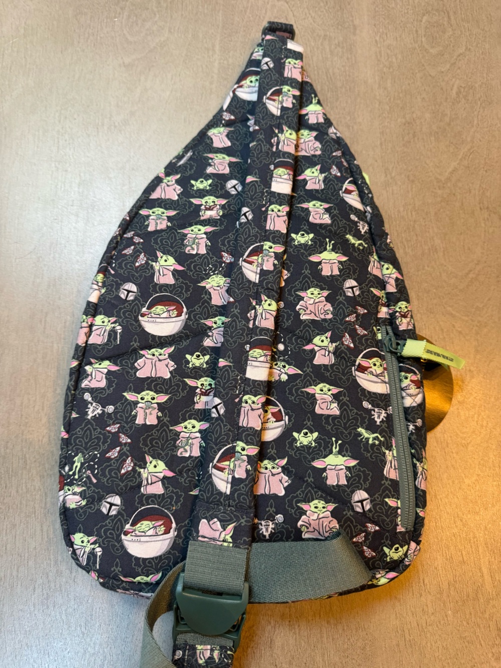 Vera Bradley Black Quilted Sling with Green and Pink Baby Yoda Print Star Wars - Picture 8 of 8